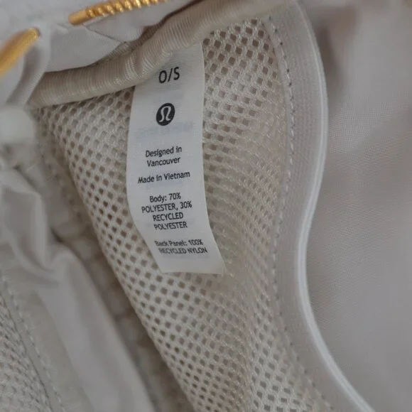 Lululemon Everywhere Belt Bag 1L Fleece Fanny Pack Adjustable Strap in White - Picture 7 of 7